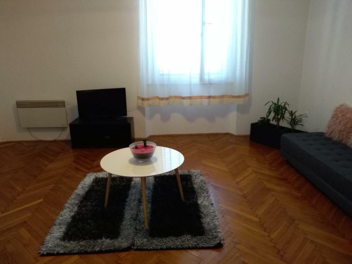 Giardino Apartment